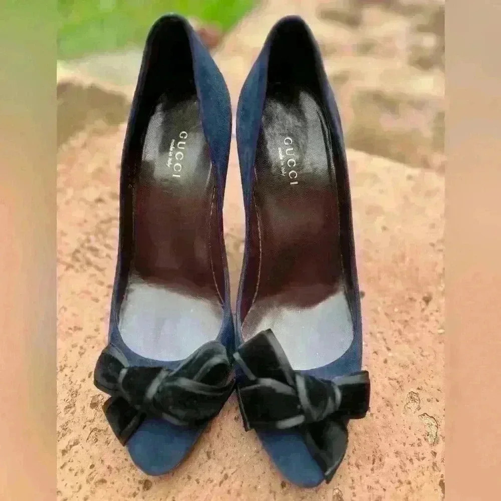 Gucci Suede Heels Pump‎ Shoes Sandals Size 37.5 US 7.5 Navy Blue Black Bow